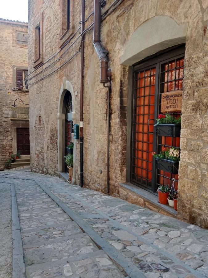 Casa Vacanza Todi Antica Eksteriør billede